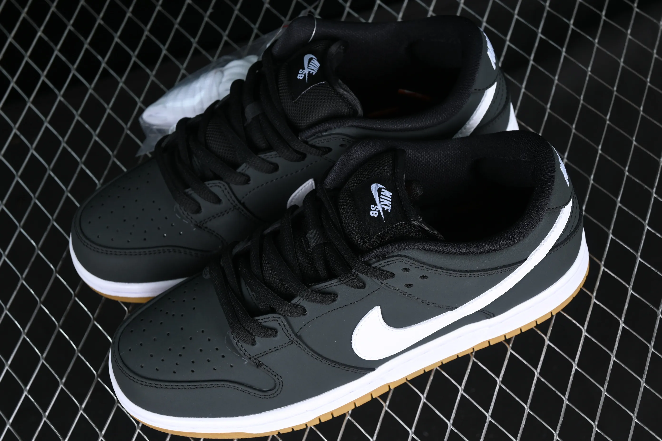 All Categories Nk SB Dunk Series Nk SB Dunk Low Low-top sneakers Nk SB Dunk Low Pro ISO Raw rubber black and white Dunk series retro low-top casual sports skateboard shoes CD2563-001